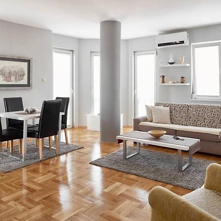 Bright Apartment Near City Center Üsküp Dış mekan fotoğraf