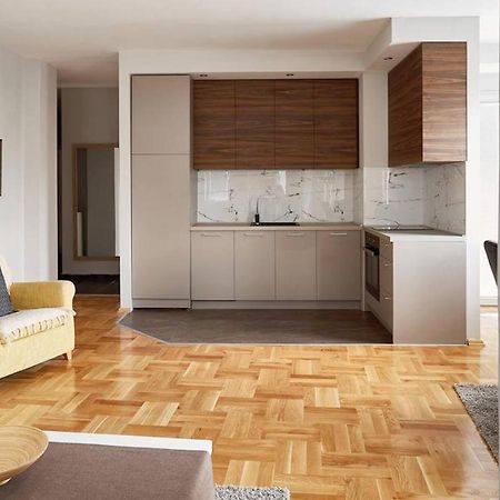 Bright Apartment Near City Center Üsküp Dış mekan fotoğraf
